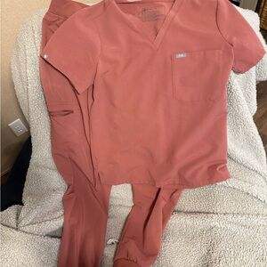 Women’s Figs Mauve jogger scrub set